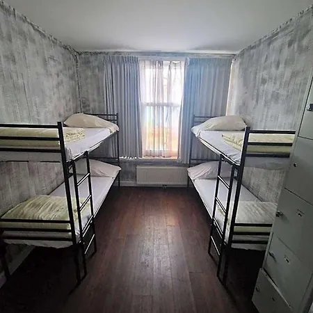 Amigo Budget Hostel